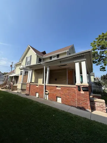 $135,000 | 1639 South 11th Street, Milwaukee, WI 53204