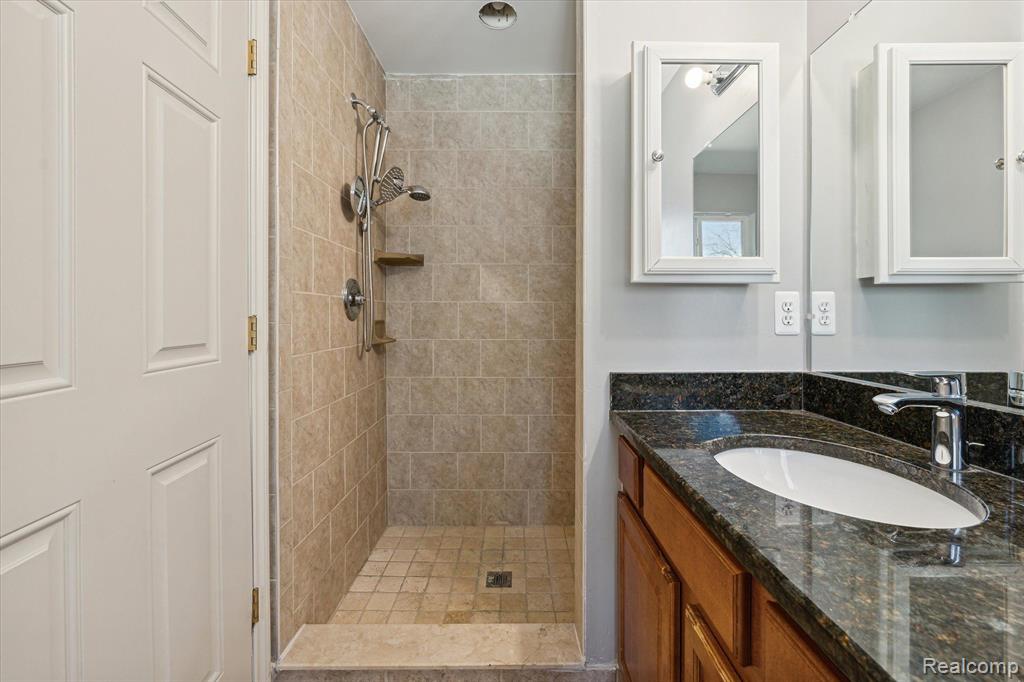 205 Eastlawn Drive Rochester, MI 48307 - Photo 23 of 46