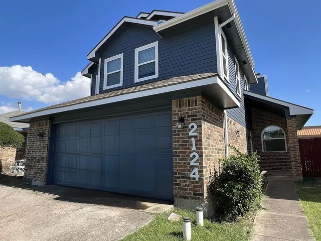 $2,375 | 2124 Avignon Drive, Carrollton, TX 75007