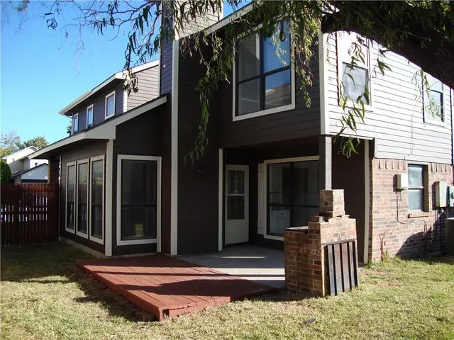 $2,375 | 2124 Avignon Drive, Carrollton, TX 75007