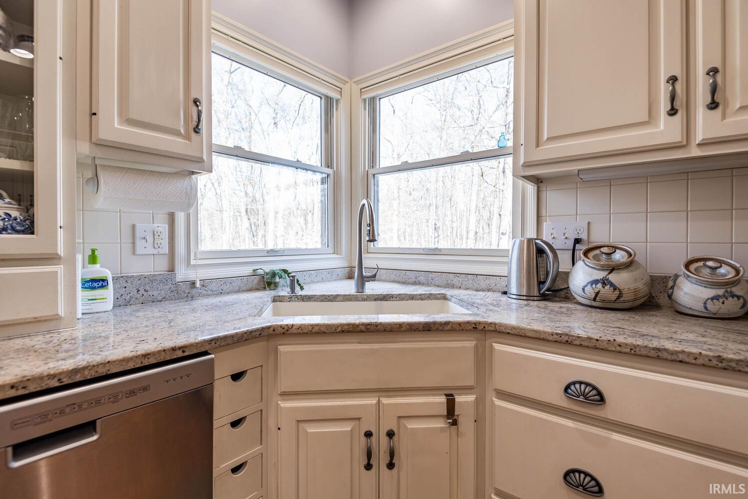 5707 Nehrt Road Bloomington, IN 47408 - Photo 12 of 36
