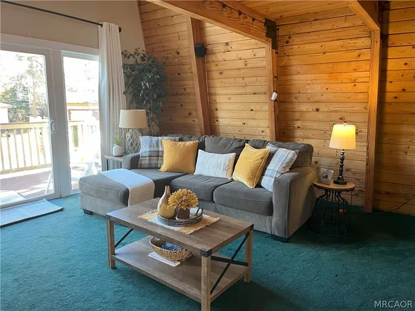 $2,100 | 317 Santa Clara Boulevard, Big Bear Lake, CA 92315