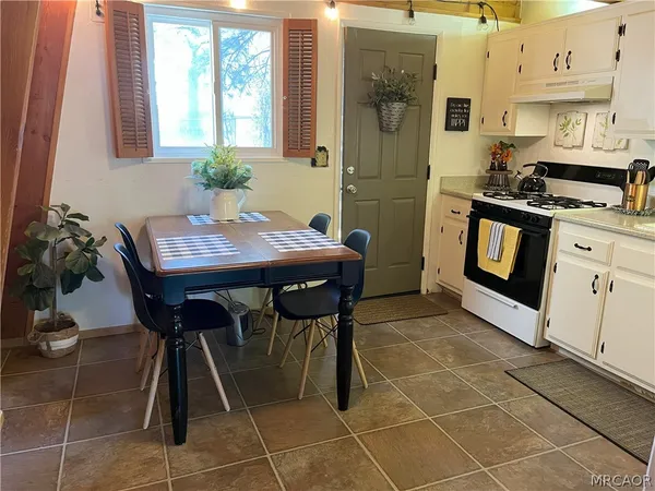 $2,100 | 317 Santa Clara Boulevard, Big Bear Lake, CA 92315