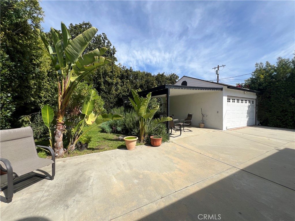10347 Weddington Street North Hollywood, CA 91601 - Photo 13 of 15 a view of a backyard