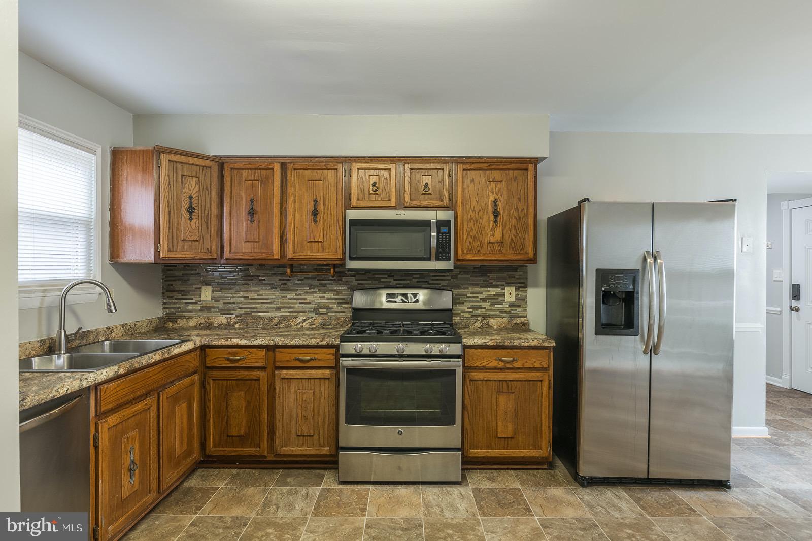14320 Lindendale Road Woodbridge, VA 22193 - Photo 15 of 39