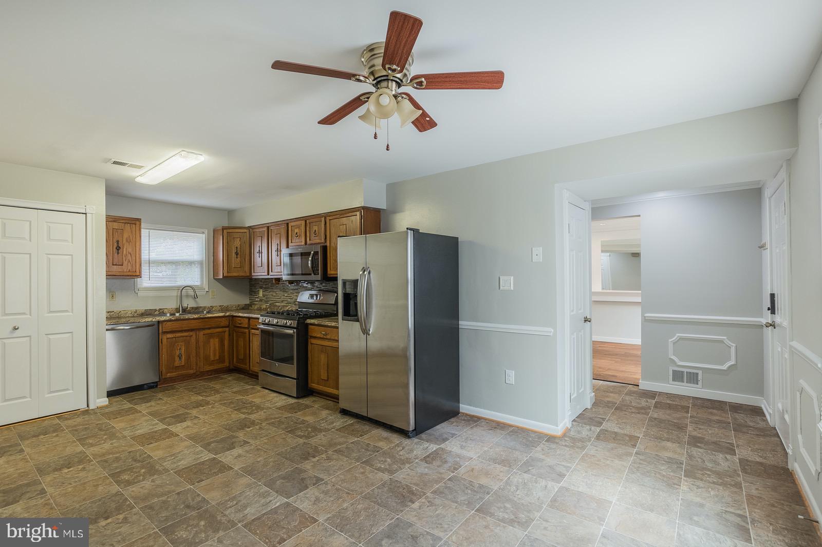 14320 Lindendale Road Woodbridge, VA 22193 - Photo 18 of 39