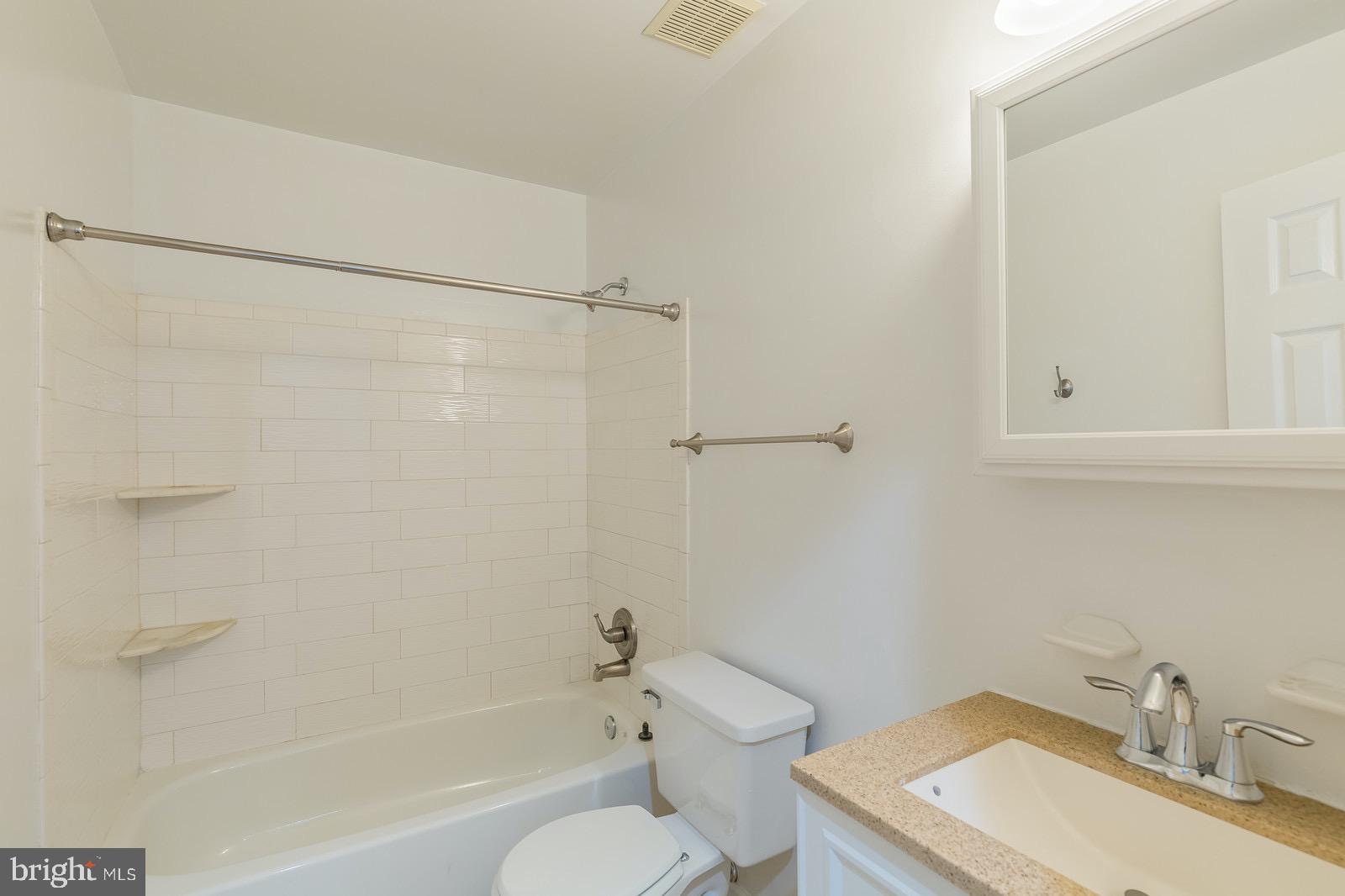 14320 Lindendale Road Woodbridge, VA 22193 - Photo 27 of 39