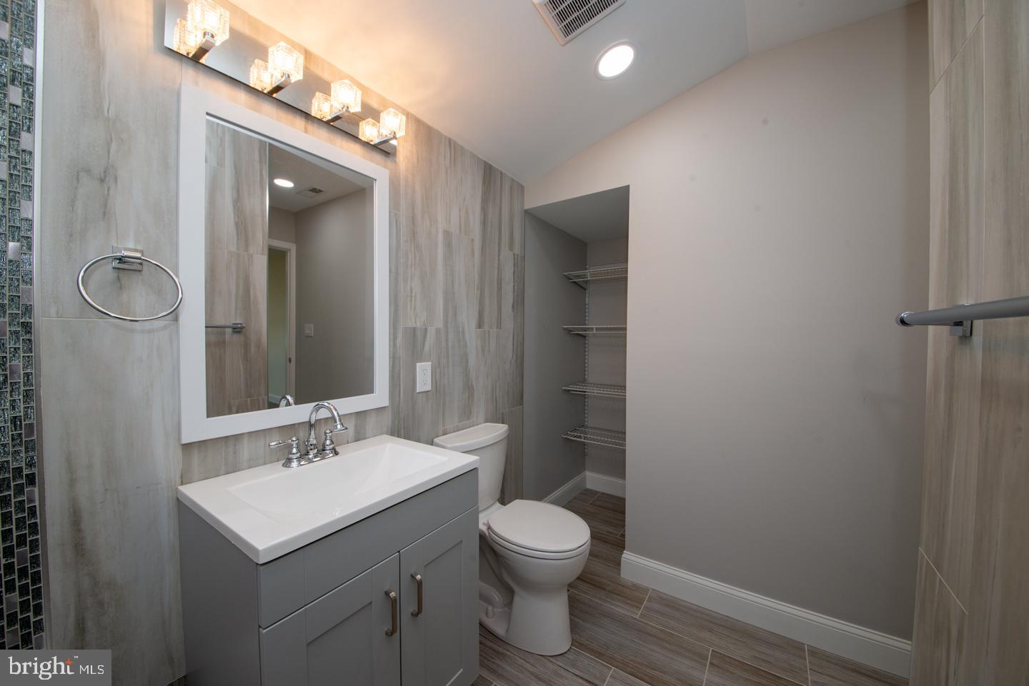 2 Indian Red Road Levittown, PA 19057 - Photo 28 of 52 Gallery Image 28