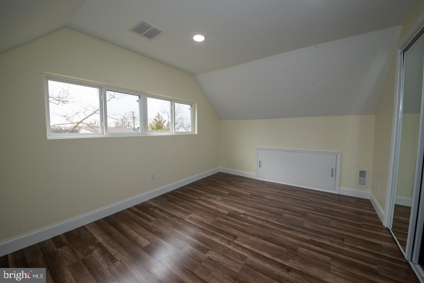 2 Indian Red Road Levittown, PA 19057 - Photo 38 of 52 Gallery Image 38