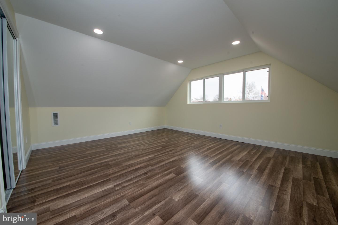 2 Indian Red Road Levittown, PA 19057 - Photo 42 of 52 Gallery Image 42