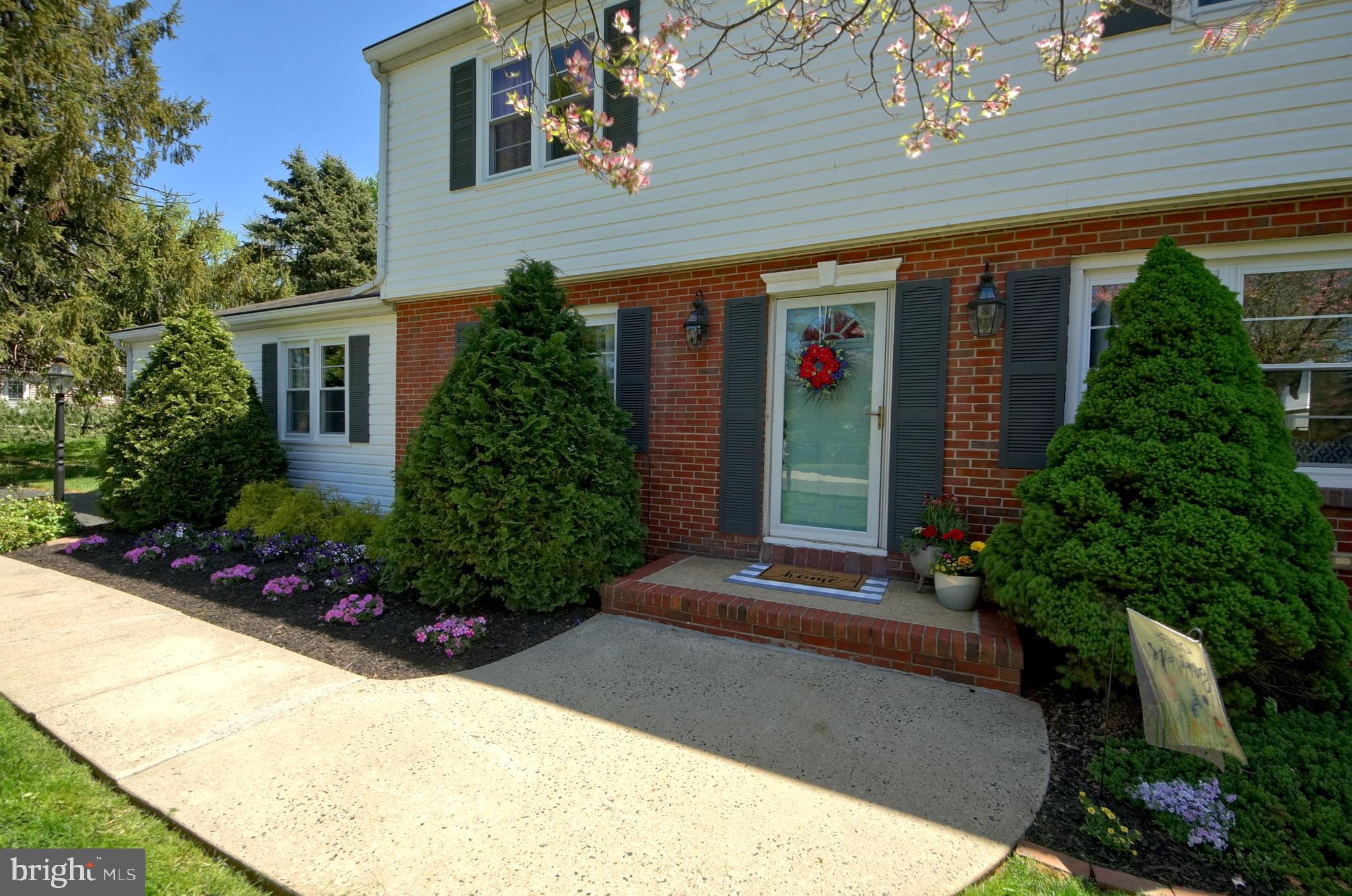 3 Lopatcong Drive Ewing, NJ 08638 - Photo 2 of 24 Gallery Image 2