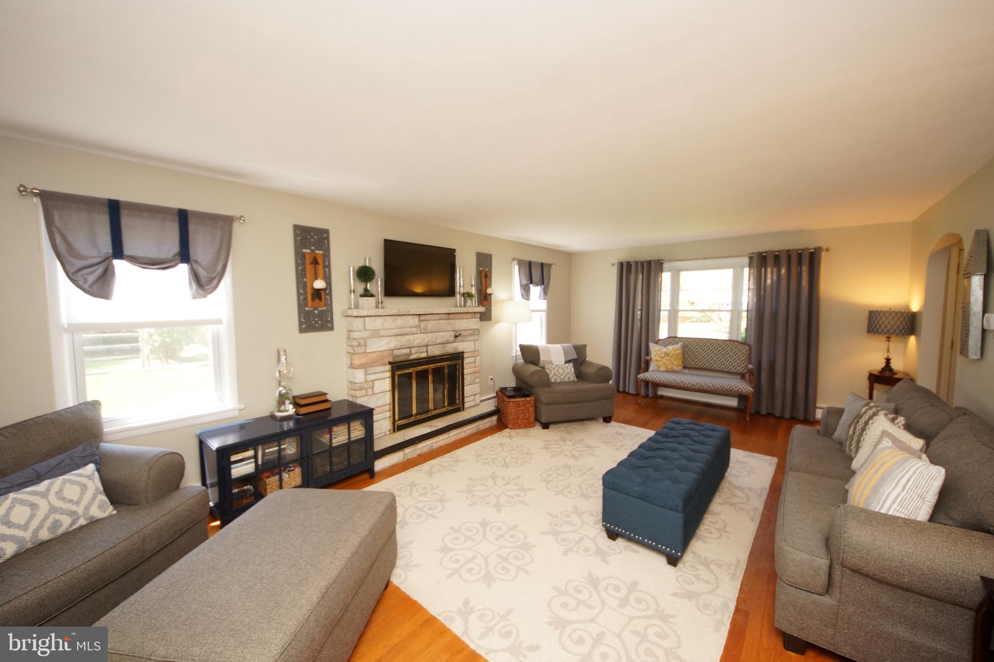 3 Lopatcong Drive Ewing, NJ 08638 - Photo 4 of 24 Gallery Image 4