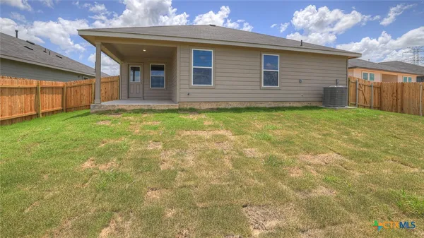 $325,990 | 322 Hodges Street, Maxwell, TX 78656