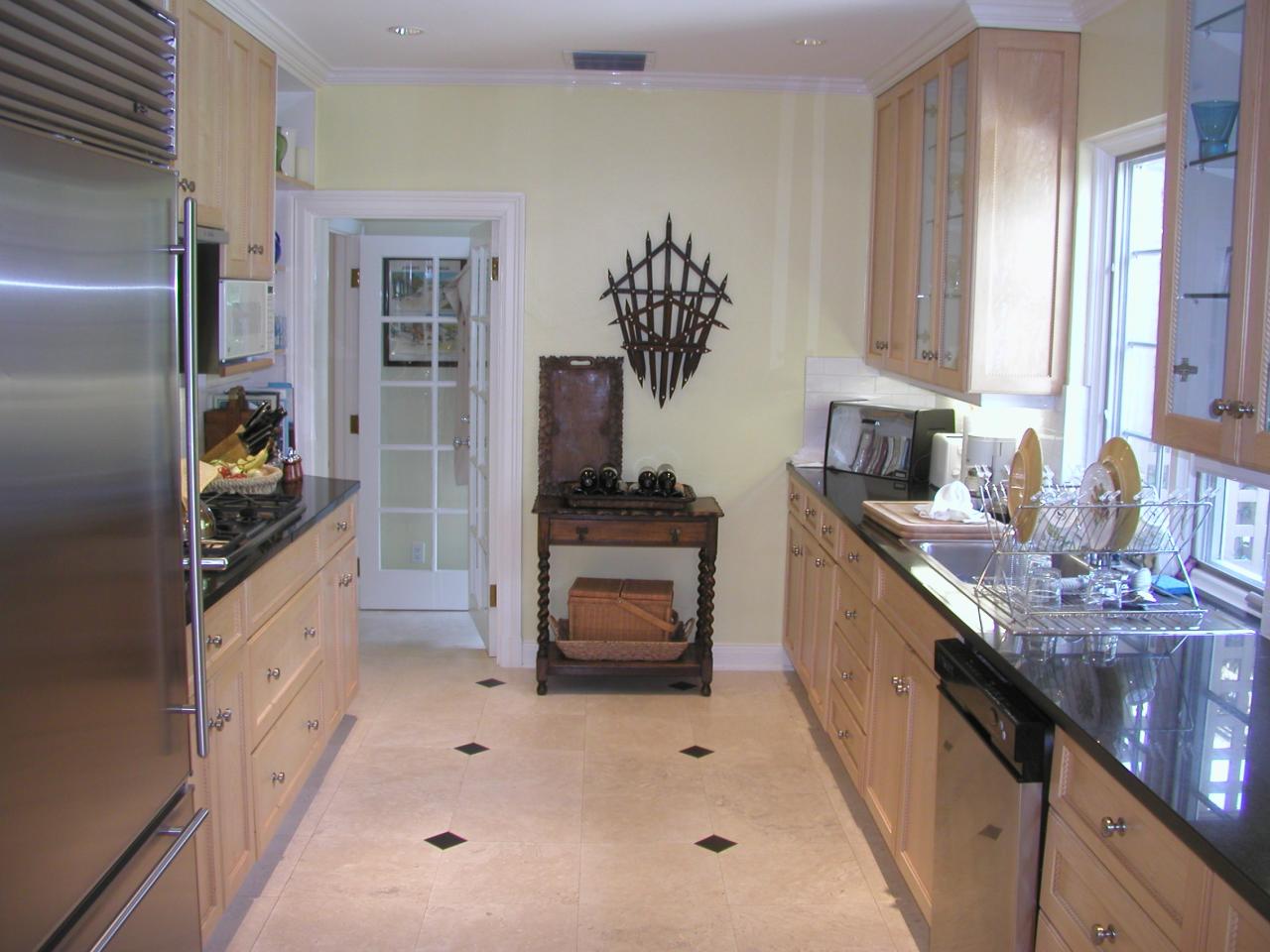 135 Reef Road Palm Beach, FL 33480 - Photo 8 of 11 Kitchen
