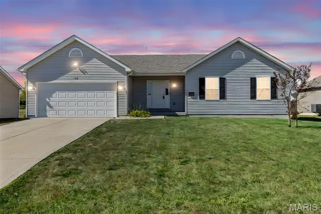 $302,000 | 713 Aragorn Lane, Wright City, MO 63390