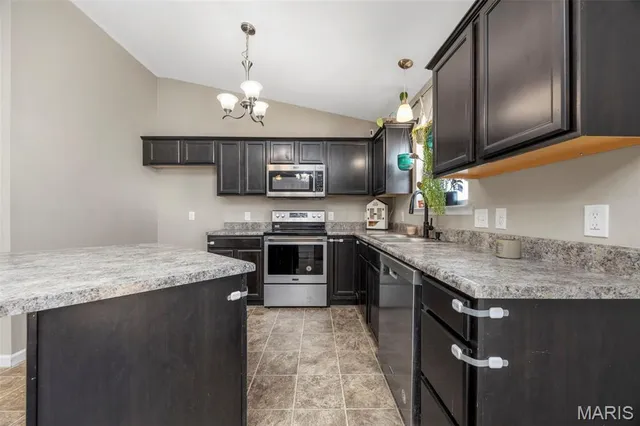 $302,000 | 713 Aragorn Lane, Wright City, MO 63390