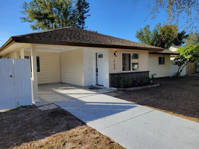 $2,800 | 2784 Martin Street, Sarasota, FL 34237