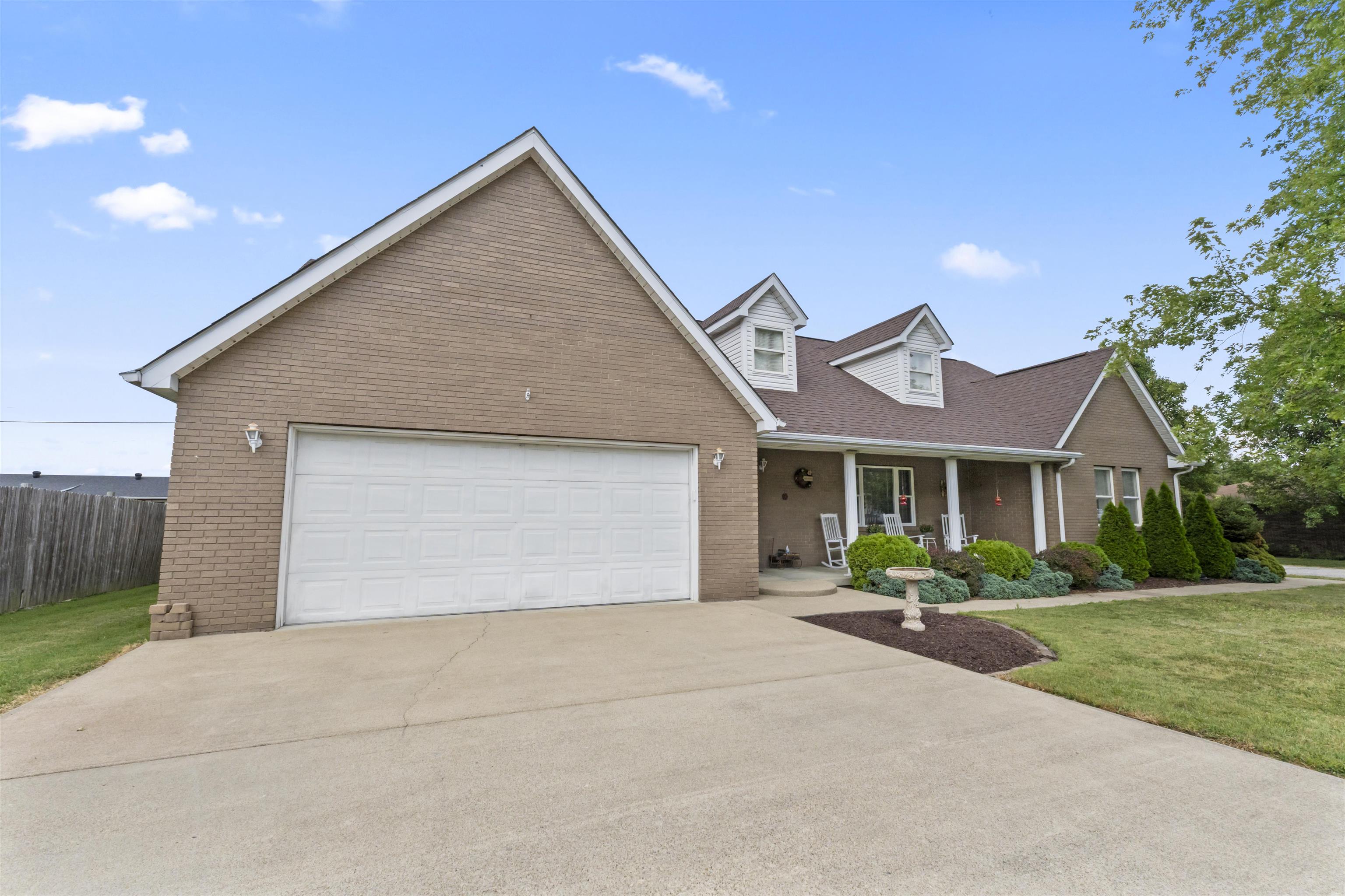203 Keith Street Raceland, KY 41169 - Photo 3 of 37