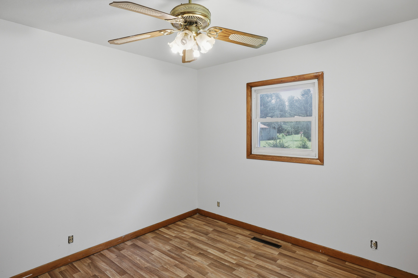 30399 Prairie Road Rock Falls, IL 61071 - Photo 8 of 27