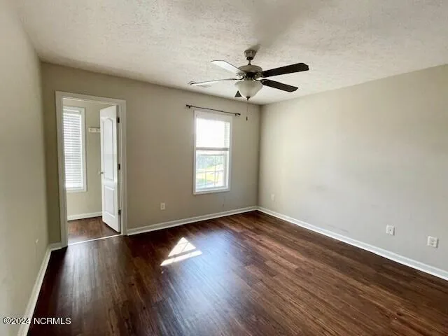 $1,300 | 429 Falls Cove, Jacksonville, NC 28546