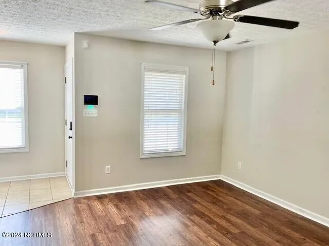 $1,300 | 429 Falls Cove, Jacksonville, NC 28546