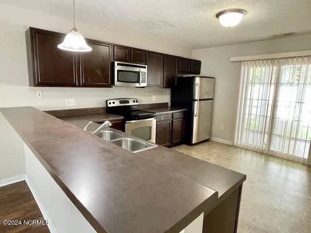 $1,300 | 429 Falls Cove, Jacksonville, NC 28546