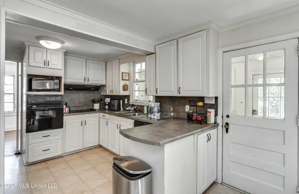 $275,000 | 2117 Riverside Drive, Jackson, MS 39202