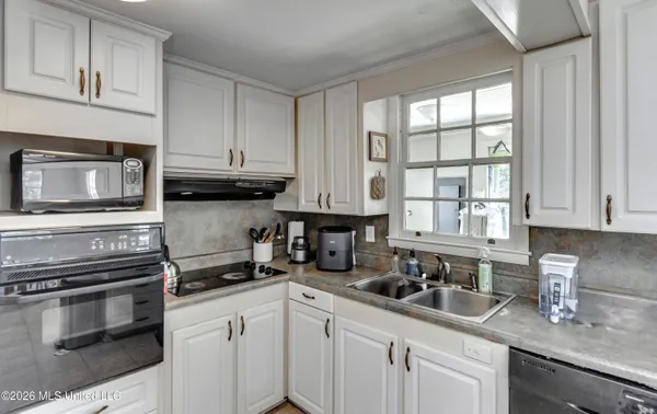 $275,000 | 2117 Riverside Drive, Jackson, MS 39202