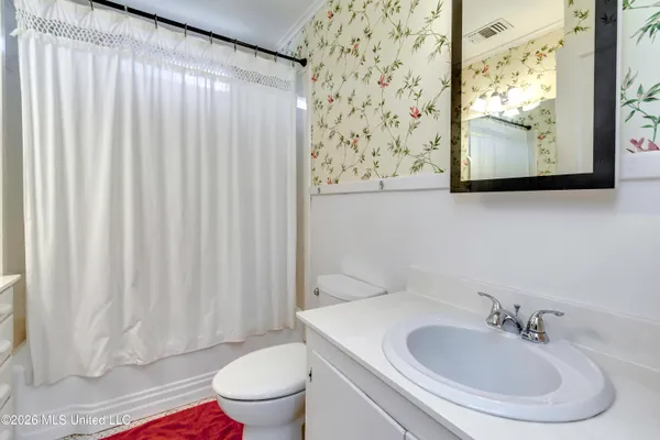 $275,000 | 2117 Riverside Drive, Jackson, MS 39202