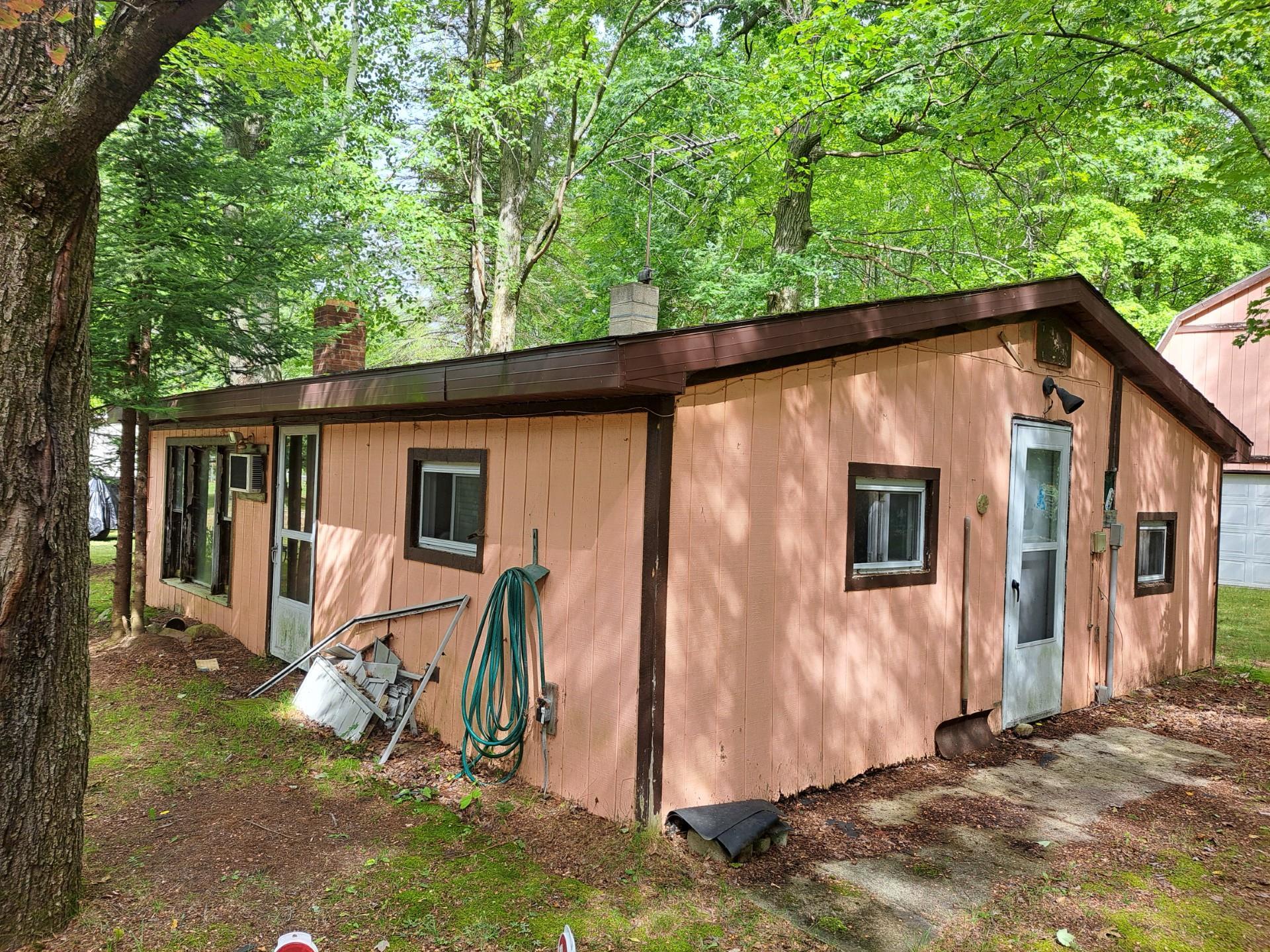 9481 Cook Avenue Lake, MI 48632 - Photo 3 of 8