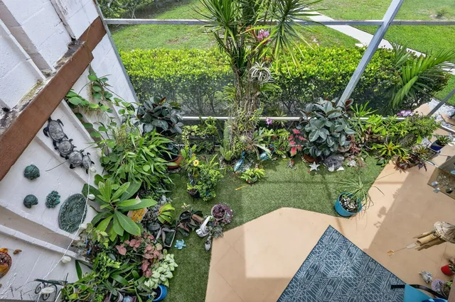 $129,900 | 6 Greenway Village North, Unit 210, Royal Palm Beach, FL 33411