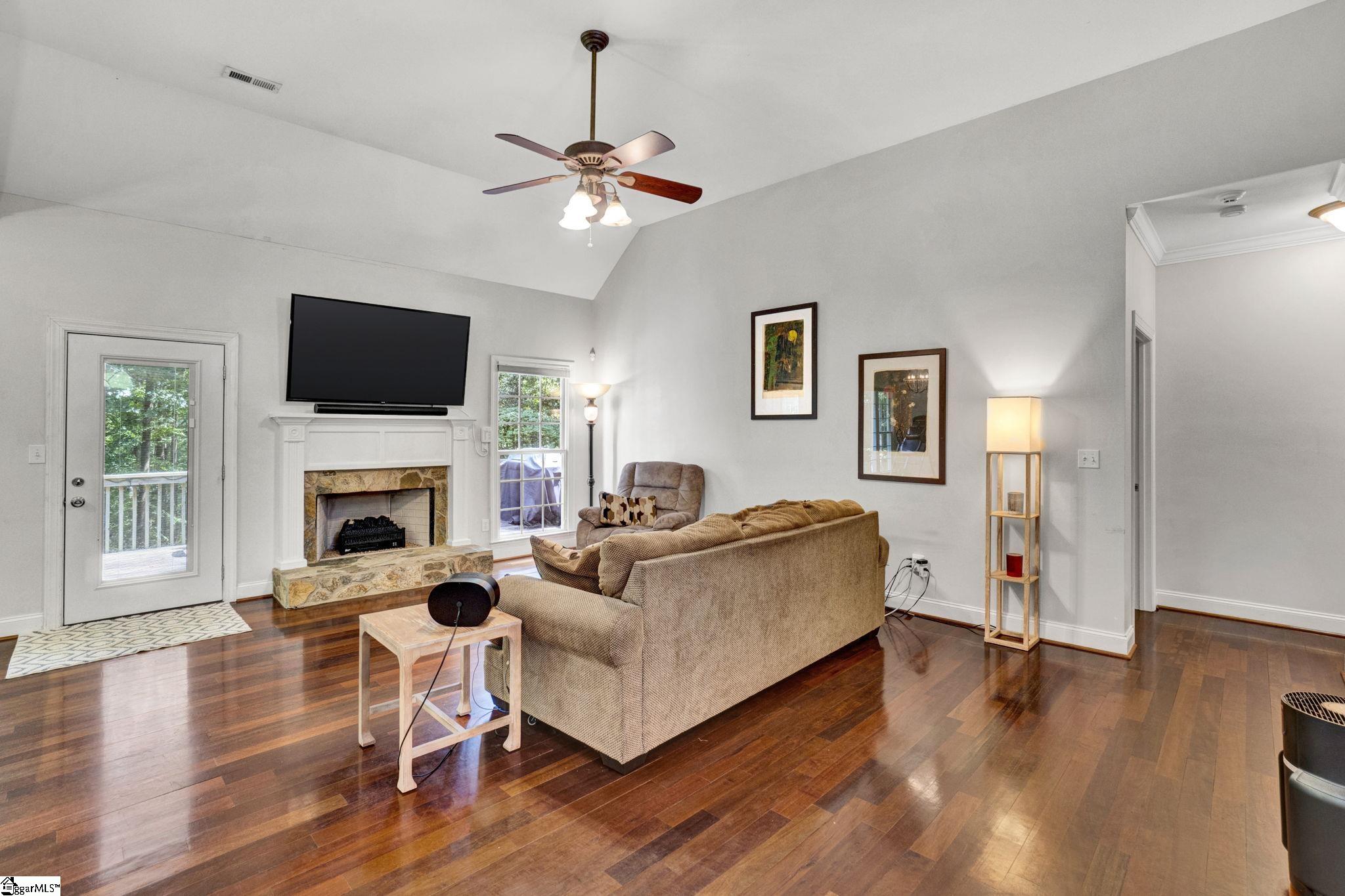 36 Prince Williams Court Simpsonville, SC 29681 - Photo 3 of 38