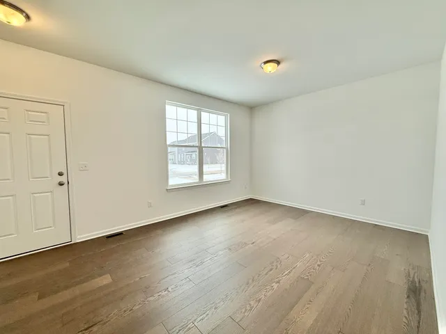 $3,600 | 6173 South Trailwoods Drive, Ann Arbor, MI 48103