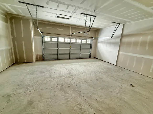 $3,600 | 6173 South Trailwoods Drive, Ann Arbor, MI 48103