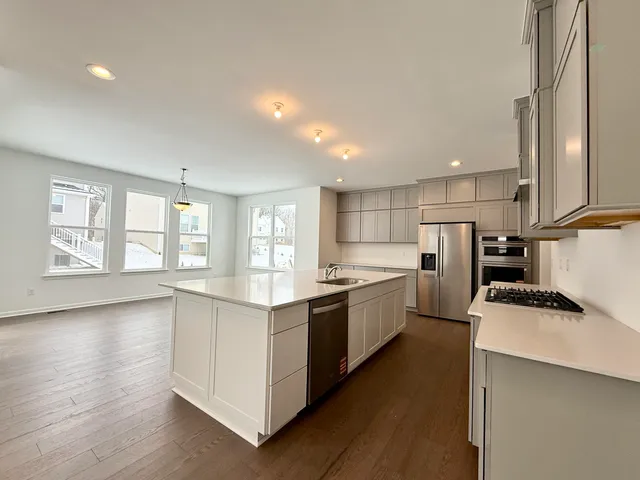 $3,600 | 6173 South Trailwoods Drive, Ann Arbor, MI 48103