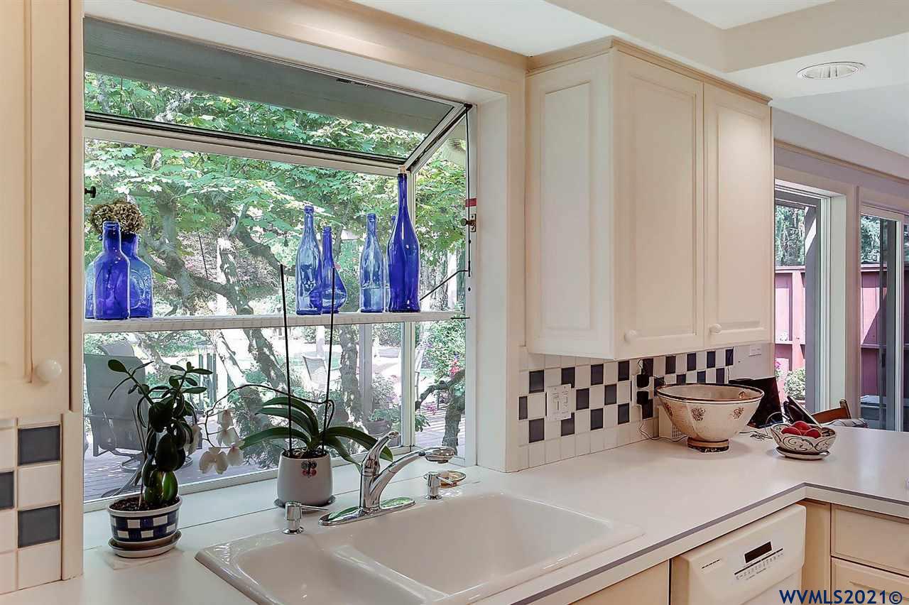 175 Oak Villa Road Dallas, OR 97338 - Photo 12 of 33 Gallery Image 12