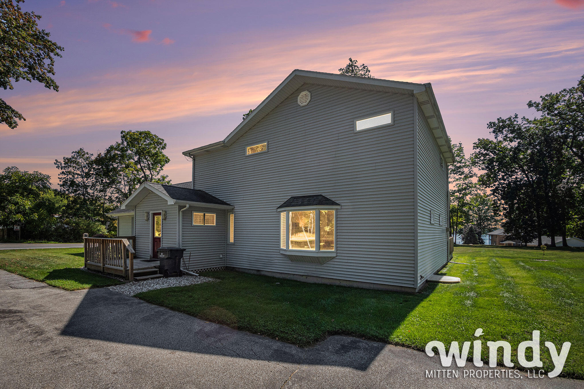 6206 Paw Paw Lake Road Watervliet, MI 49098 - Photo 50 of 50 IMG_8094--twilight