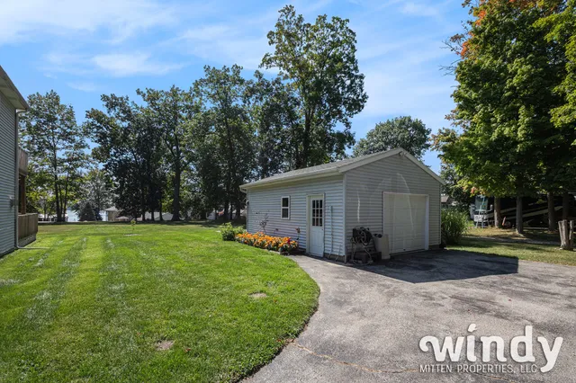 $499,900 | 6206 Paw Paw Lake Road, Watervliet, MI 49098