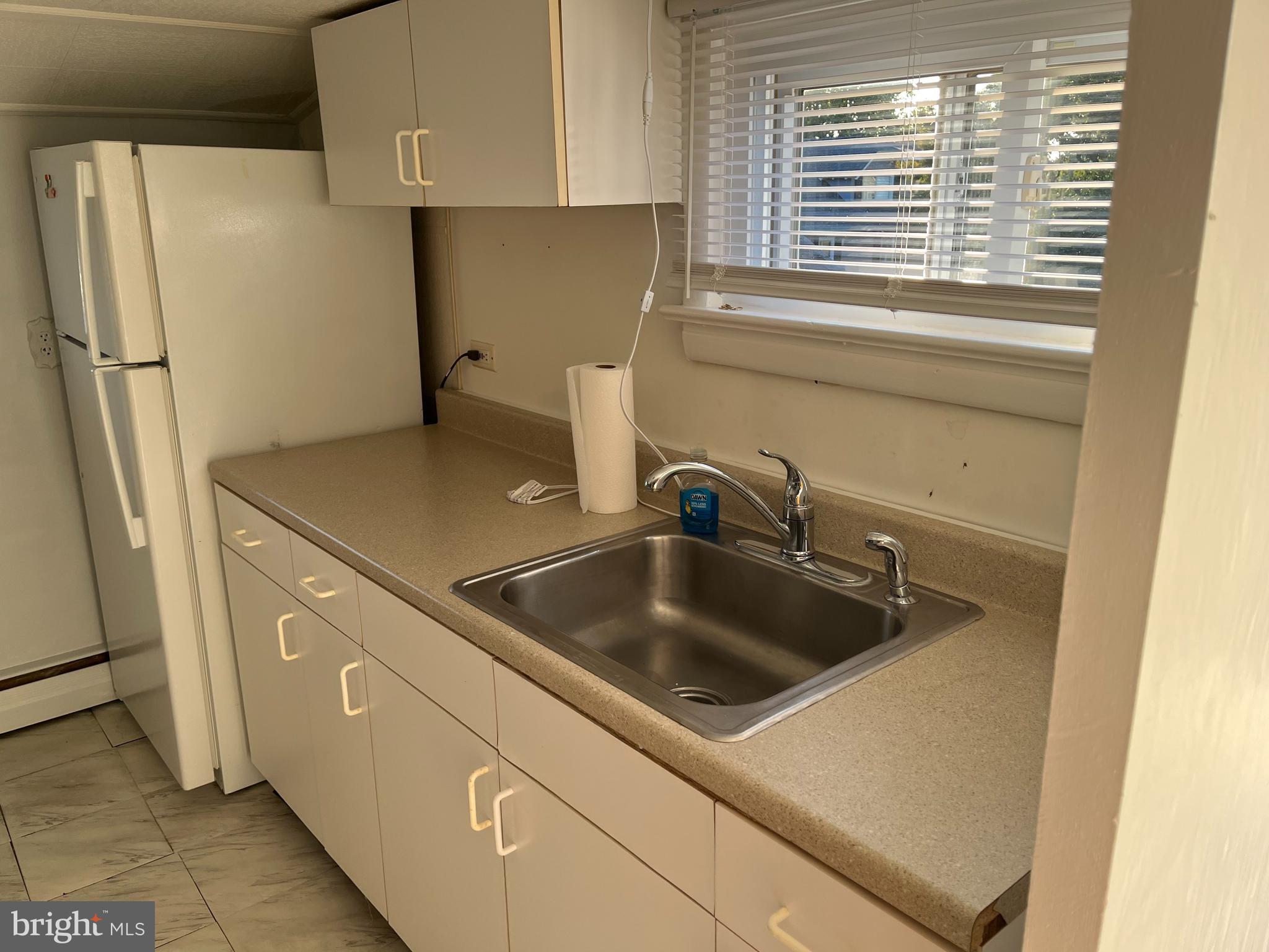 124 Dallas Road, Unit 3 Willow Grove, PA 19090 - Photo 1 of 9 Full Kitchen