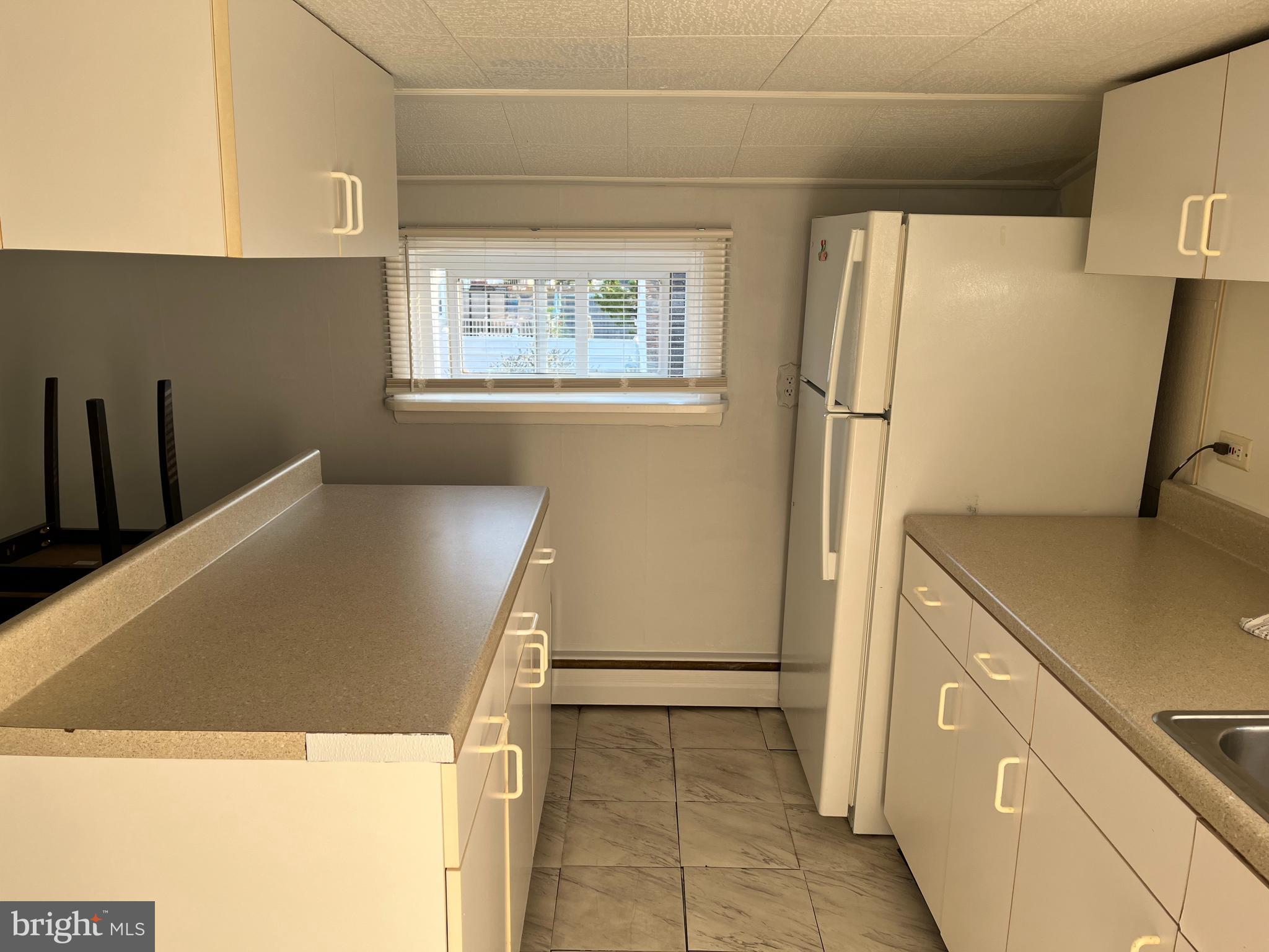 124 Dallas Road, Unit 3 Willow Grove, PA 19090 - Photo 2 of 9 Kitchen