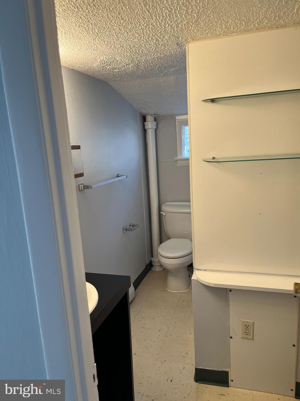 124 Dallas Road, Unit 3 Willow Grove, PA 19090 - Photo 6 of 9 Bathroom