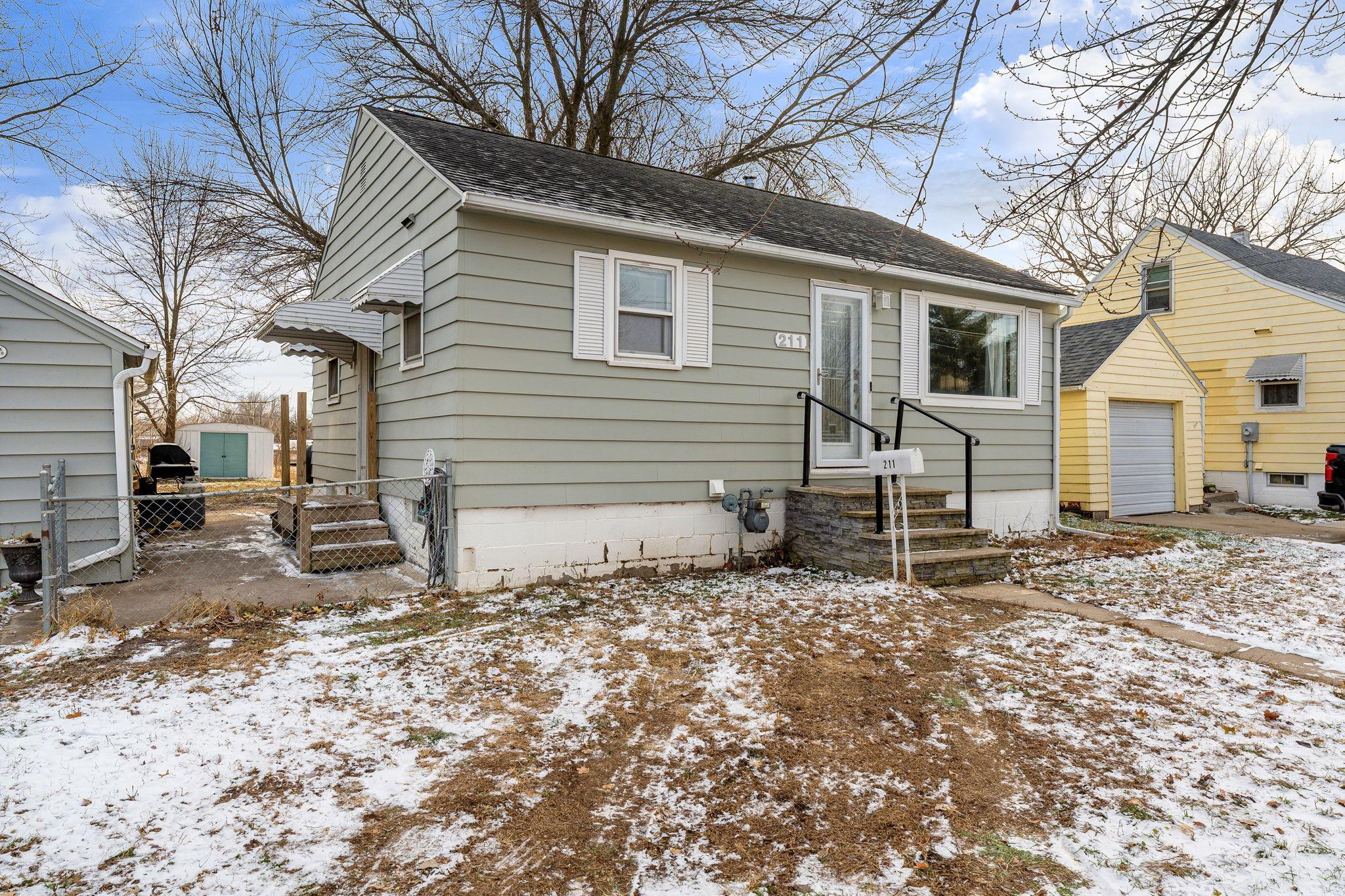 211 12th Avenue Southwest Austin, MN 55912 - Photo 3 of 29