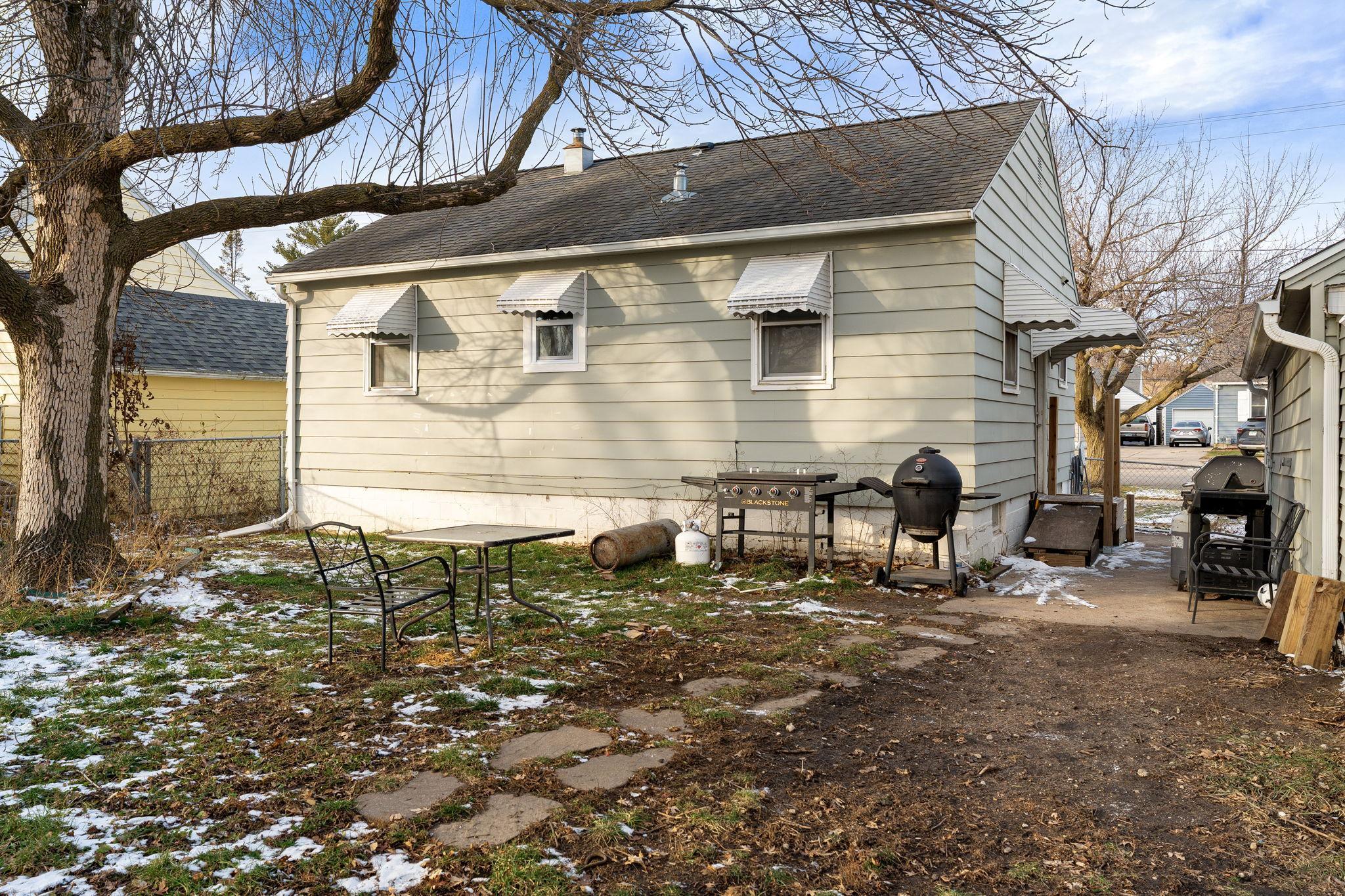 211 12th Avenue Southwest Austin, MN 55912 - Photo 7 of 29