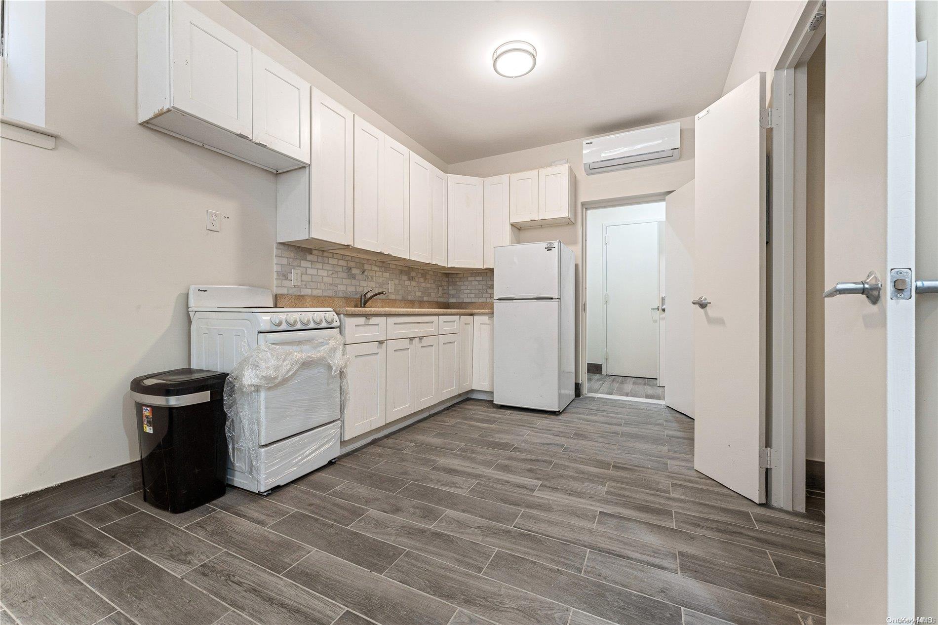 5112 Post Road Bronx, NY 10471 - Photo 25 of 31