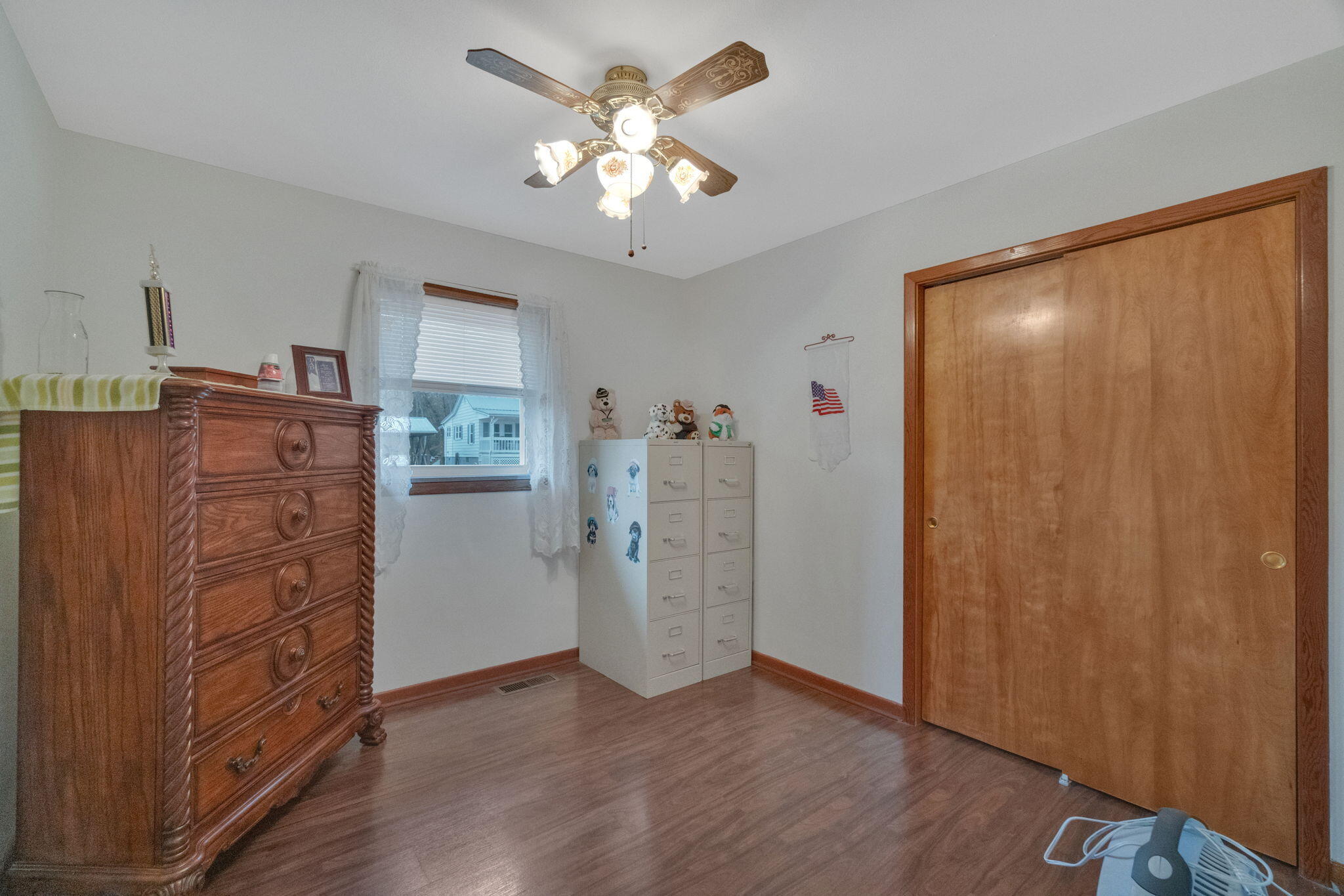 2295 Buckingham Road Greeneville, TN 37745 - Photo 18 of 32 19-web-or-mls-JH-Fri 20231110-060