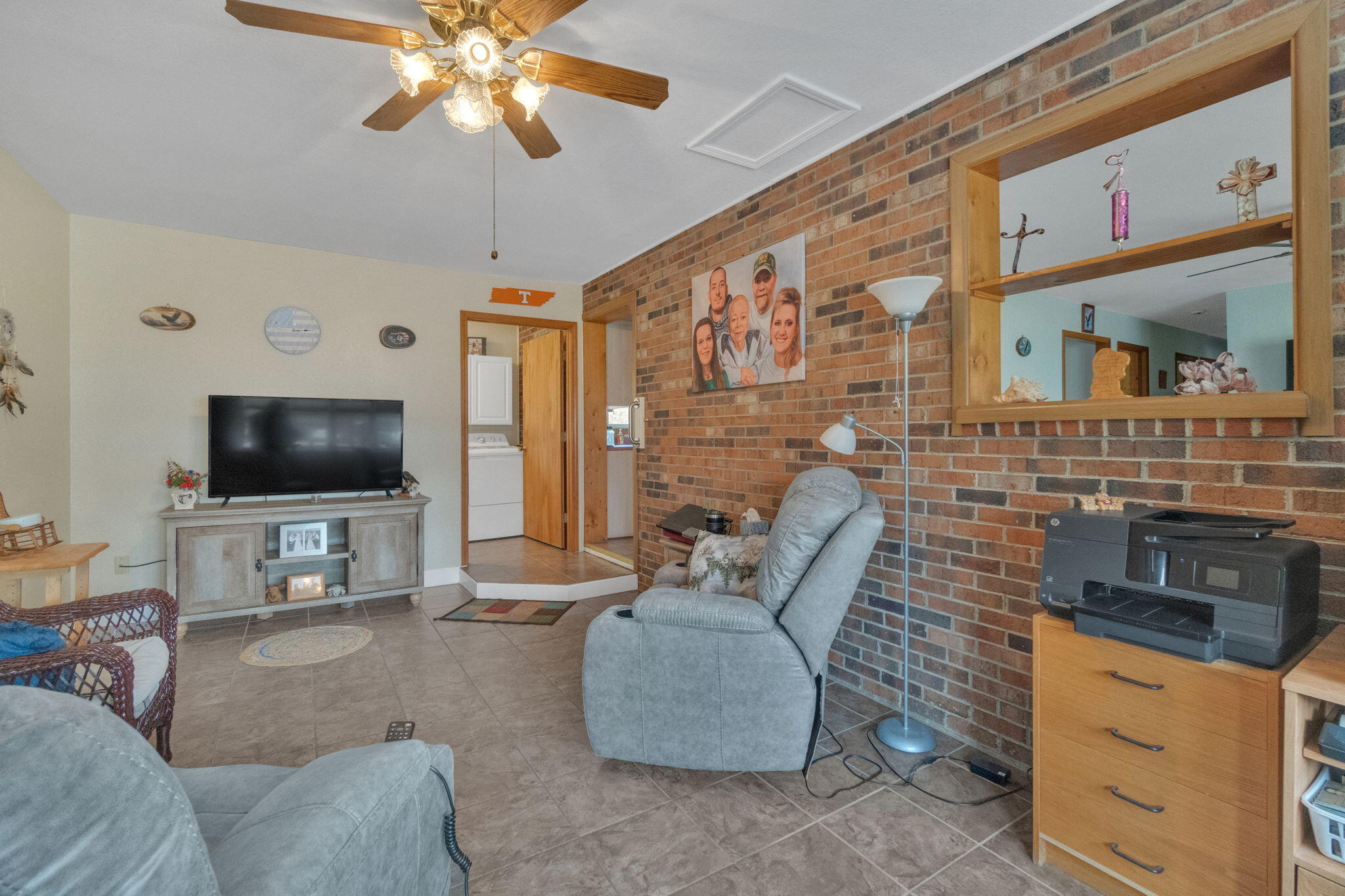 2295 Buckingham Road Greeneville, TN 37745 - Photo 21 of 32 27-web-or-mls-JH-Fri 20231110-086