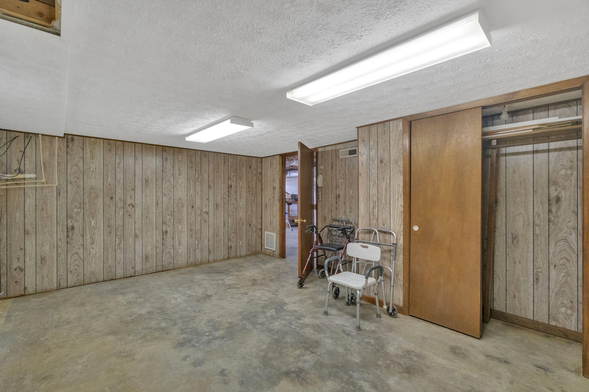 2295 Buckingham Road Greeneville, TN 37745 - Photo 26 of 32 32-web-or-mls-JH-Fri 20231110-106