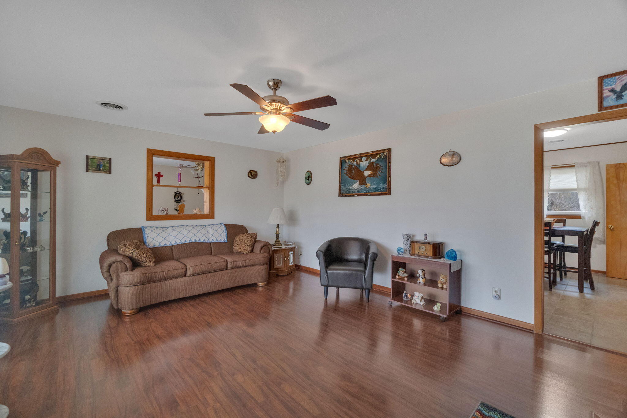 2295 Buckingham Road Greeneville, TN 37745 - Photo 6 of 32 11-web-or-mls-JH-Fri 20231110-034