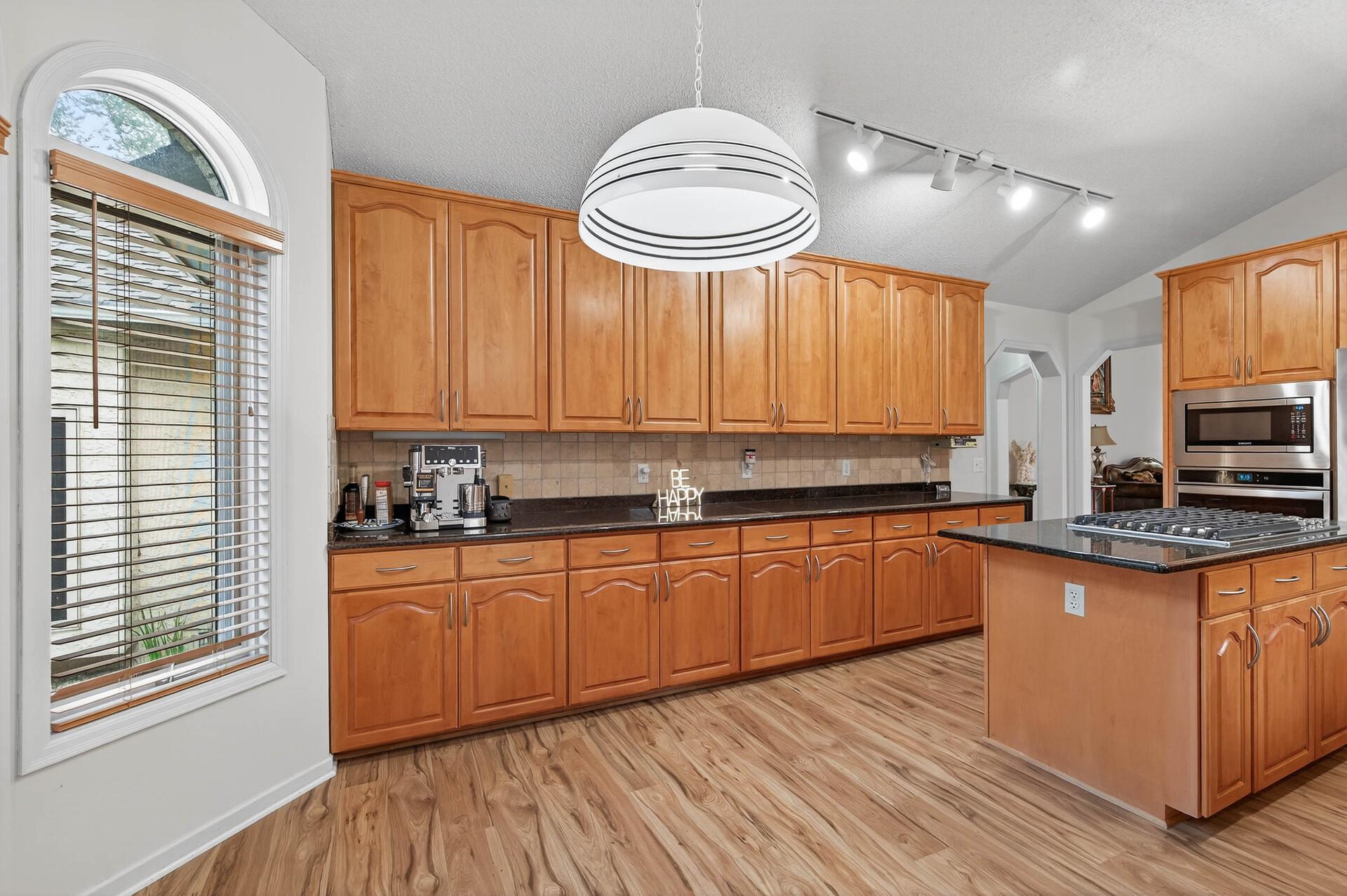 10417 Fawns Way Eden Prairie, MN 55347 - Photo 10 of 53