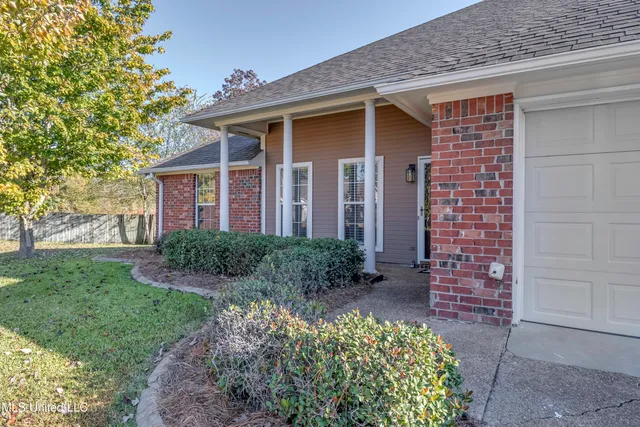 $270,000 | 208 Woodgreen Cove, Flowood, MS 39232